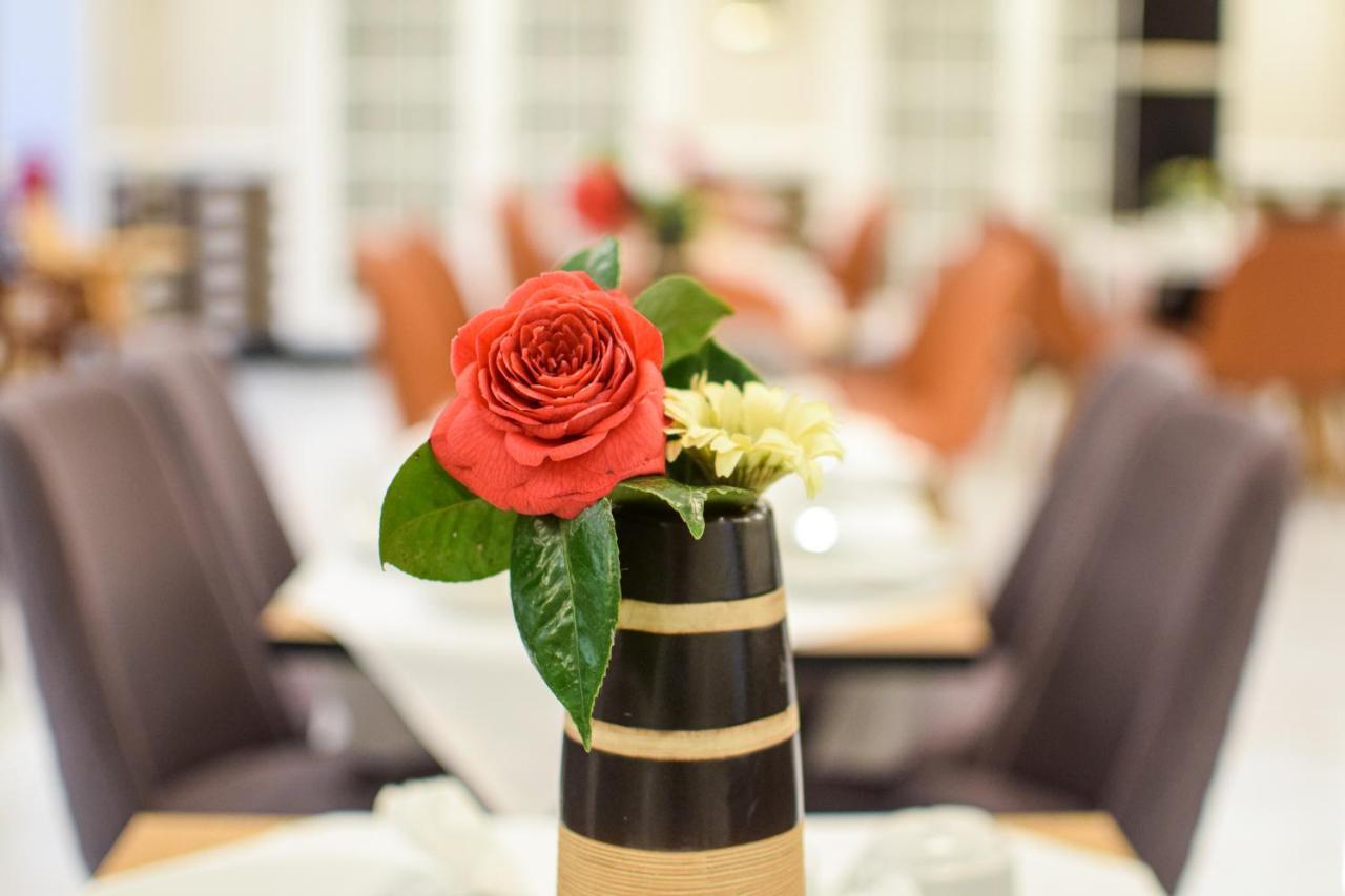 Pembridge Palace Hotel Лондон Экстерьер фото