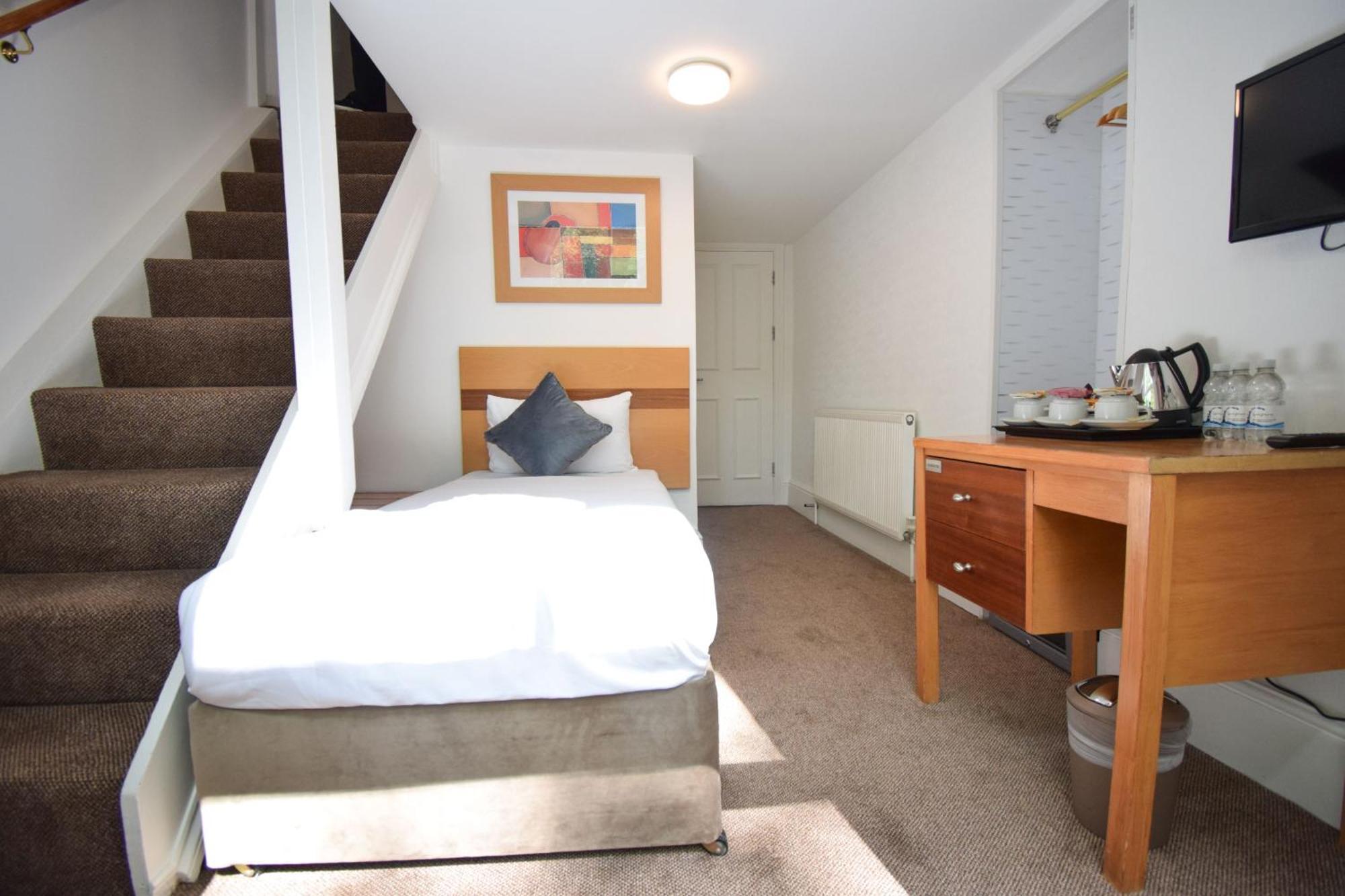 Pembridge Palace Hotel Лондон Экстерьер фото
