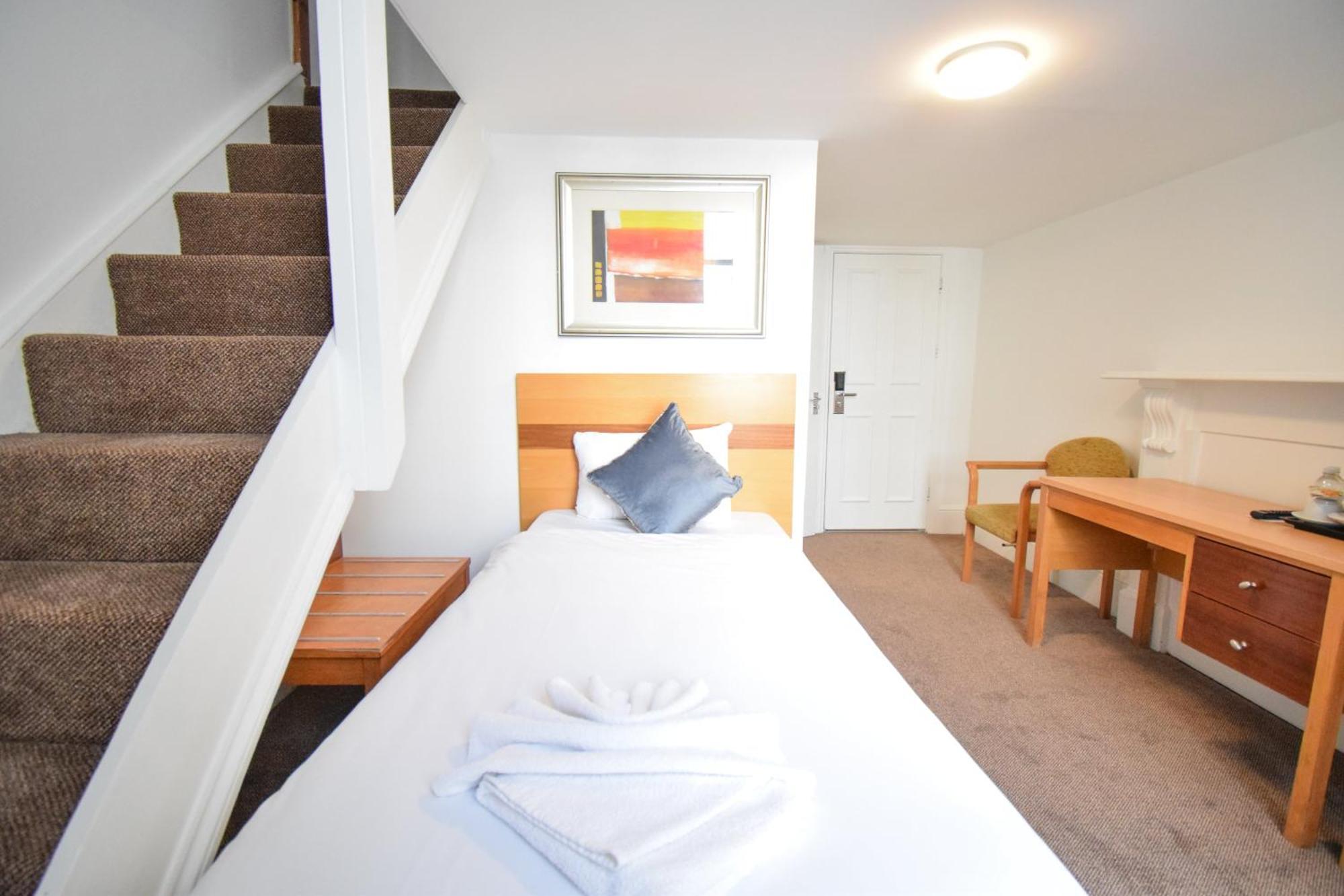 Pembridge Palace Hotel Лондон Экстерьер фото