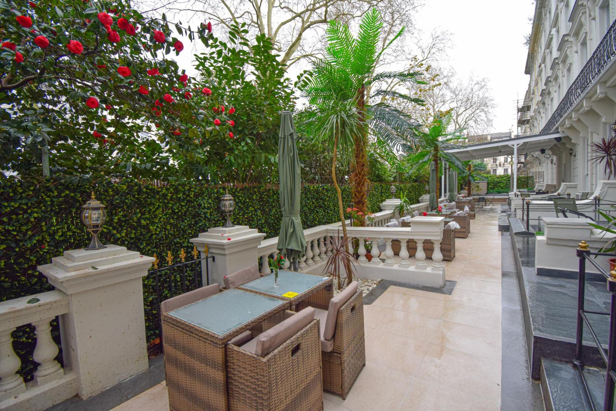 Pembridge Palace Hotel Лондон Экстерьер фото